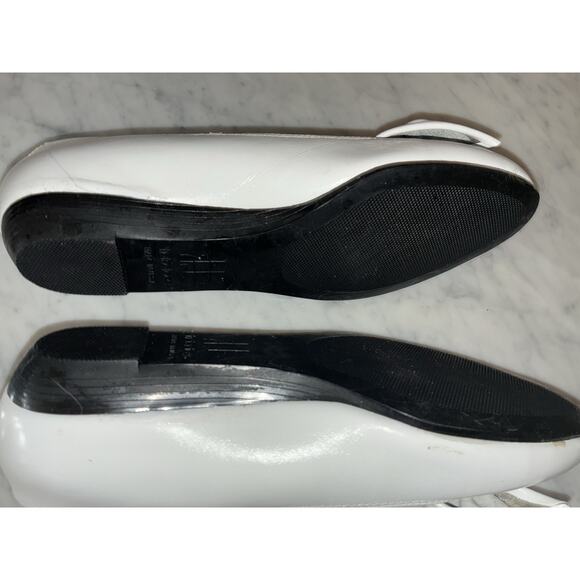 Tic Tac Toe Shoes White Leather Upper Size 7 New Old Stock Bows - Picture 6 of 8